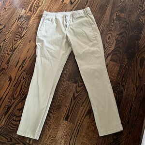 Gap Men’s medium khakis - lightweight